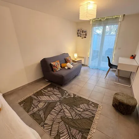 Spacieux Rez De Maison 7 Pers Clim Cour Et Parking 모기오